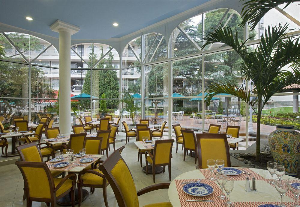 玛丽亚·巴巴拉克里斯托卫星酒店 Tlalnepantla  餐厅 照片 The restaurant