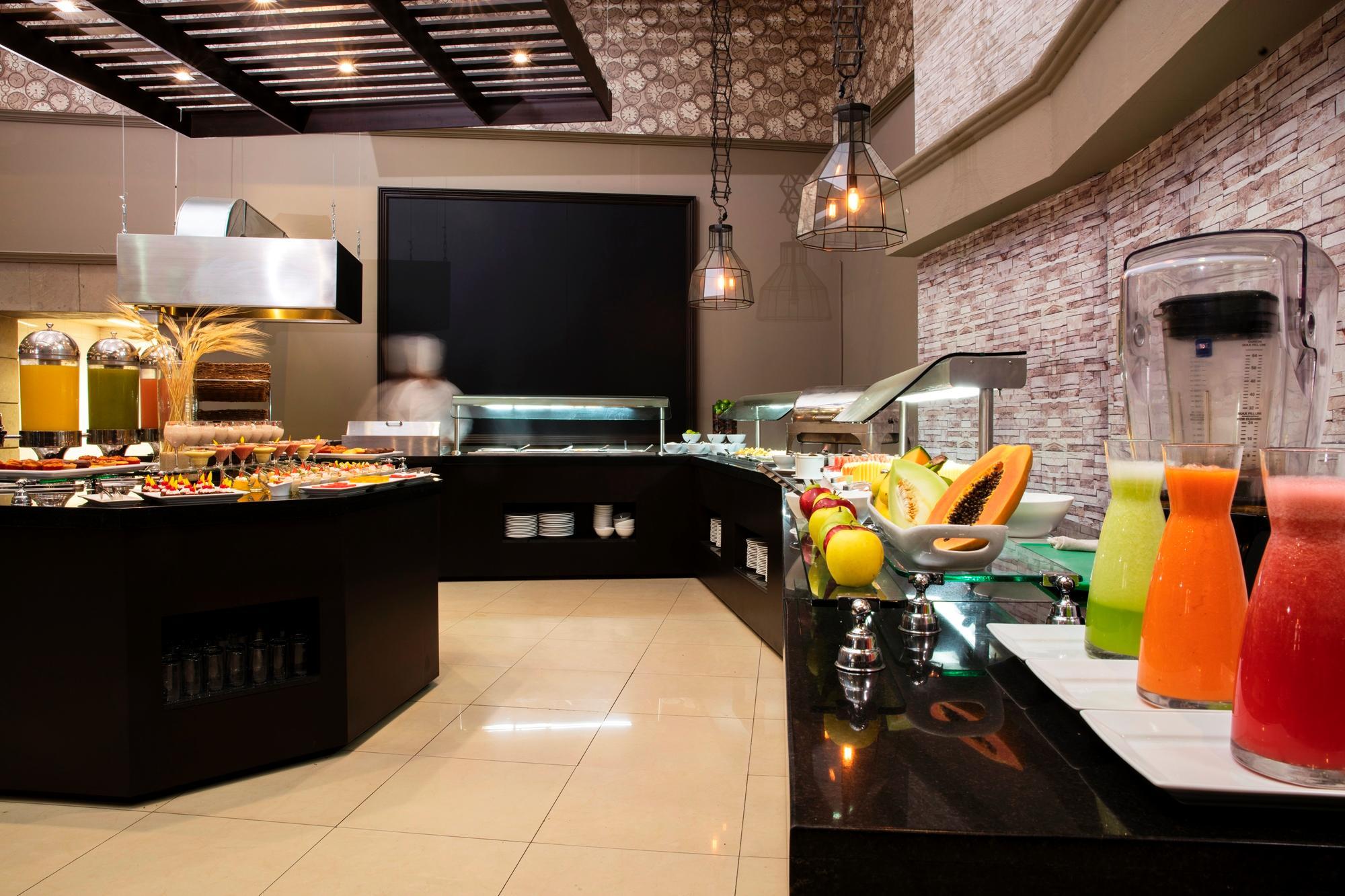 玛丽亚·巴巴拉克里斯托卫星酒店 Tlalnepantla  外观 照片 A buffet at a hotel