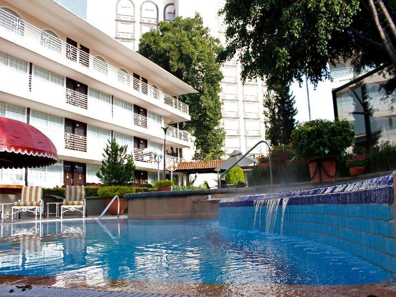 玛丽亚·巴巴拉克里斯托卫星酒店 Tlalnepantla  外观 照片 Hotel's pool